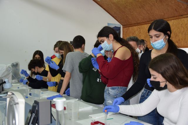 Estudiantes de bachillerato descubren las plantas transgénicas, la gallina murciana y los sensores agroclimáticos - 1, Foto 1