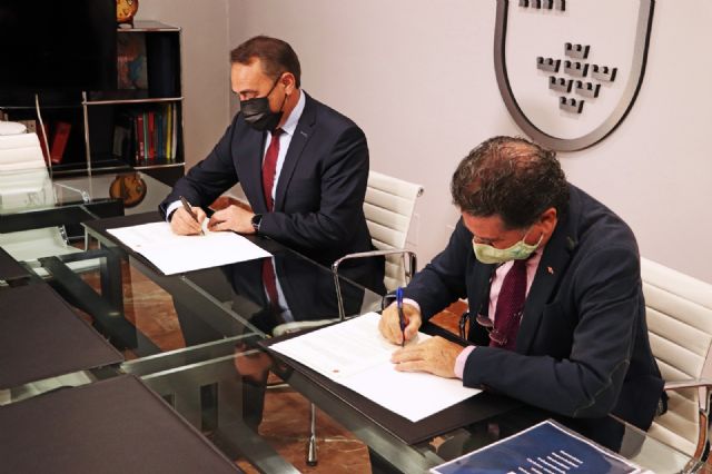 La Comunidad renueva con Cruz Roja las actuaciones de salvamento marítimo - 1, Foto 1