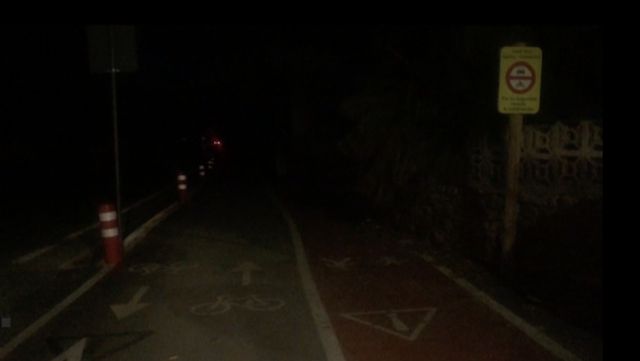 Tras dos años de solicitarlo el PP, Moreno anuncia que va a comenzar la instalación de luminarias en el carril bici - 1, Foto 1