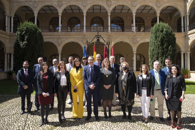 Francisca Mª Ferrando toma posesión como nueva decana de la Facultad de Derecho de la Universidad de Murcia - 3, Foto 3