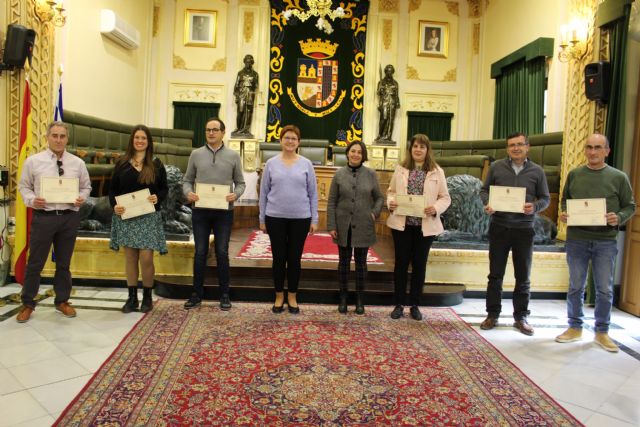 Seis empleados públicos toman posesión como funcionarios de carrera y personal laboral fijo del Ayuntamiento de Jumilla - 1, Foto 1