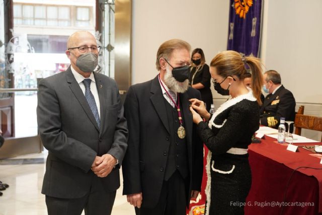 Fernando Navarro Mulero recibe la insignia de Procesionista del Año 2022 - 1, Foto 1