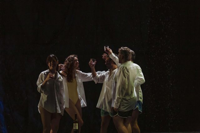 El Teatro Circo Murcia acoge hoy ´Todos se han ido´, diez historias de hombres y mujeres vulnerables e imperfectos llevadas a escena por Cía. Ferroviaria - 1, Foto 1