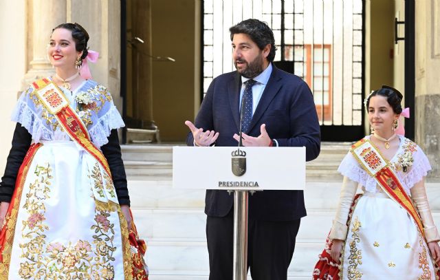 Fernando destaca el compromiso de las Reinas de la Huerta para representar los valores, tradición, cultura e identidad de toda una región - 2, Foto 2