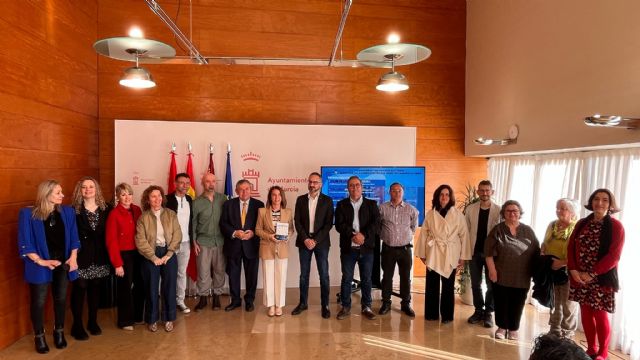 Educación incide en la prevención del acoso escolar con un ciclo de actividades que incluye una charla de alumnos con el escritor de Invisible, Eloy Moreno - 1, Foto 1