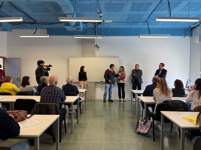 Lorca será por primera vez sede de las oposiciones a Secundaria gracias a la gestiones realizadas por el alcalde Fulgencio Gil - 1, Foto 1