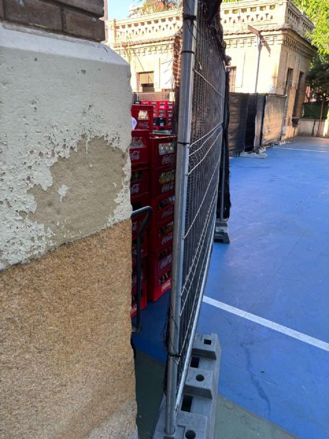 El AMPA del Cierva Peñafiel critica que el Ayuntamiento ceda el uso del colegio a los sardineros como almacén de bebidas alcohólicas y espacio de fiesta nocturna - 3, Foto 3