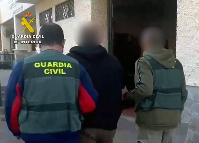 La Guardia Civil detiene a un agente de seguros por estafar a sus clientes - 2, Foto 2