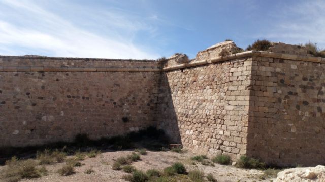 El PCAN denuncia que el Ayuntamiento convierte en papel mojado el Plan Director del Castillo de los Moros - 2, Foto 2