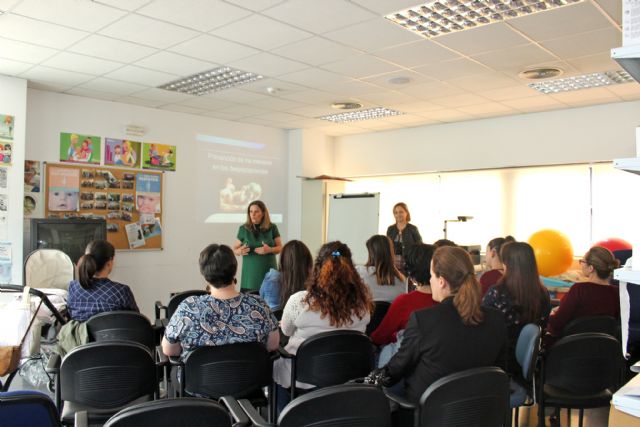 El Ayuntamiento pone en marcha una campaña informativa sobre sistemas de retención infantil en los vehículos - 2, Foto 2