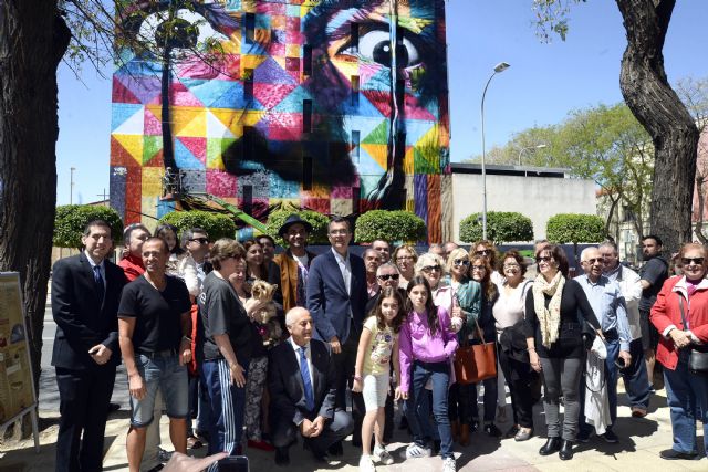 Kobra rubrica su retrato ´urbano´ de Dalí en la fachada del Puertas de Castilla y concluye su primera obra en España - 2, Foto 2