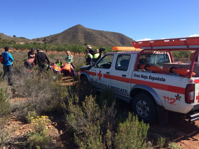 Cruz Roja Española en Águilas rescata una senderista accidentada en Chuecos - 1, Foto 1