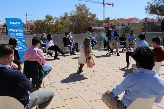 López Miras: “El Gobierno del PP apuesta por la libertad de los jóvenes al avalar la entrada de su primera vivienda” - 3, Foto 3