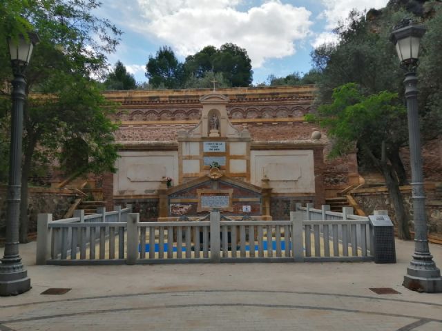 Denuncia el estado en el que se encuentra la fuente del Santuario de la Virgen de la Fuensanta - 1, Foto 1