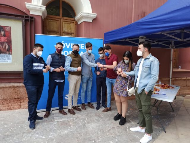 Gran acogida social en Lorca a la campaña emprendidas por Nuevas Generaciones bajo el lema Jóvenes por la libertad - 3, Foto 3