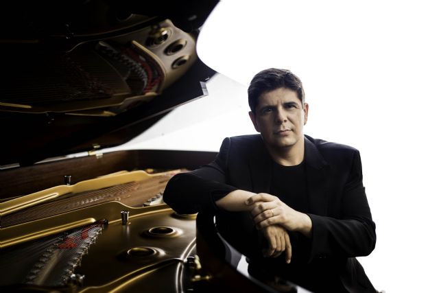 El pianista Javier Perianes mostrará en Murcia y Cartagena su doble faceta de solista y director al frente de la Orquesta Sinfónica de la Región - 1, Foto 1