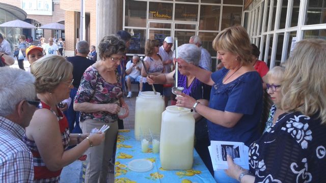 Comienzan las fiestas del Centro Municipal de Personas Mayores de la plaza Balsa Vieja, Foto 7