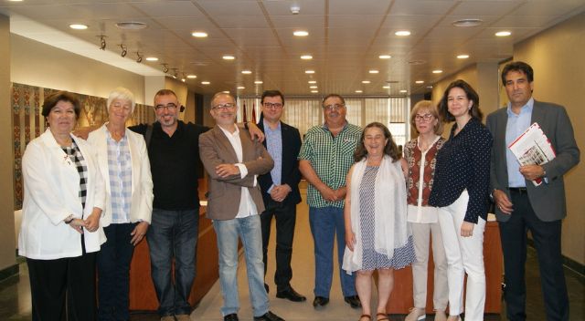 El PSOE pide al Gobierno regional que invierta en recursos materiales y humanos para mejorar la Educación de Adultos - 1, Foto 1