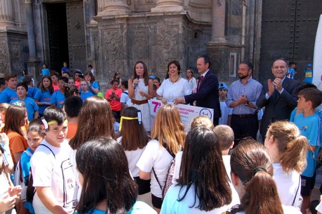 Cerca de 2.300 alumnos muestran los productos elaborados en sus cooperativas escolares en el Mini Market 2016 - 2, Foto 2