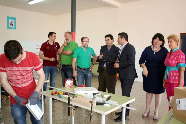 El alumno del IES Sanje, Antonio Riquelme, consigue ganar la MurciaSkill, de la Fase Regional de las Olimpiadas de FP Región de Murcia - 3, Foto 3