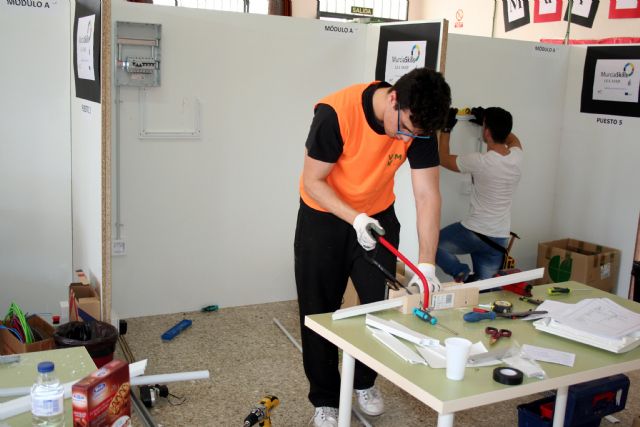 El alumno del IES Sanje, Antonio Riquelme, consigue ganar la MurciaSkill, de la Fase Regional de las Olimpiadas de FP Región de Murcia - 4, Foto 4