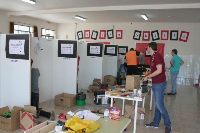El alumno del IES Sanje, Antonio Riquelme, consigue ganar la MurciaSkill, de la Fase Regional de las Olimpiadas de FP Región de Murcia - 5, Foto 5