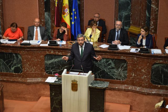 Víctor Martínez: La ley de Podemos era una amenaza real para 5.000 profesores y 77.000 alumnos de la  enseñanza concertada - 1, Foto 1
