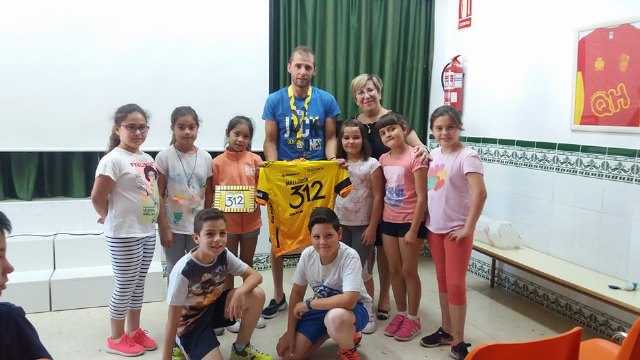 Chescos Romera El León de la Terreras realizó una visita al colegio de su infancia - 2, Foto 2