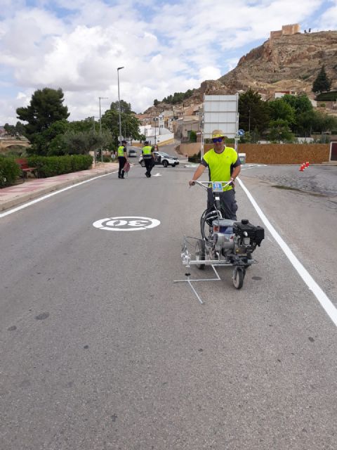 Tráfico pinta las marcas viales de Ronda Poniente e instala luces led en un paso de peatones - 2, Foto 2