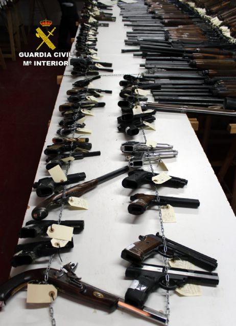 La Guardia Civil de Murcia celebra la exposición-subasta de armas del año 2018 - 2, Foto 2
