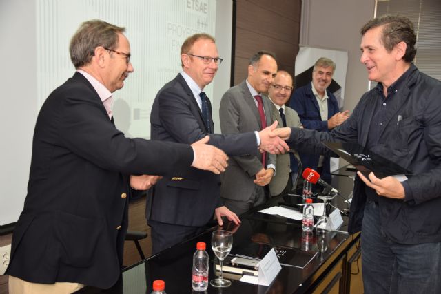 La Politécnica premia y expone los proyectos ganadores para la nueva sede de su Escuela de Arquitectura y Edificación - 1, Foto 1