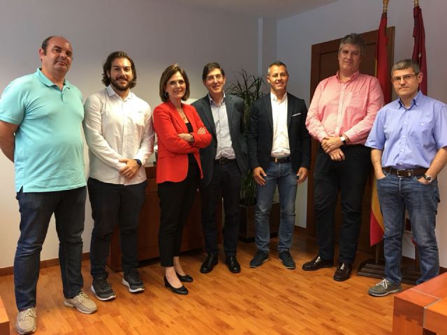 El consejero de Salud se reúne con la presidenta de la Sociedad Murciana de Medicina Interna - 1, Foto 1