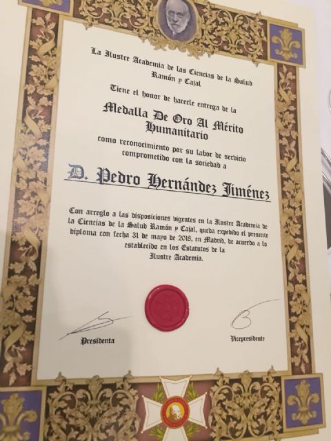 Pedro Hernández Jiménez (Gerente del Hospital de Molina), Medalla de Oro al Mérito Humanitario de la Academia de las Ciencias de la Salud Ramón y Cajal - 1, Foto 1