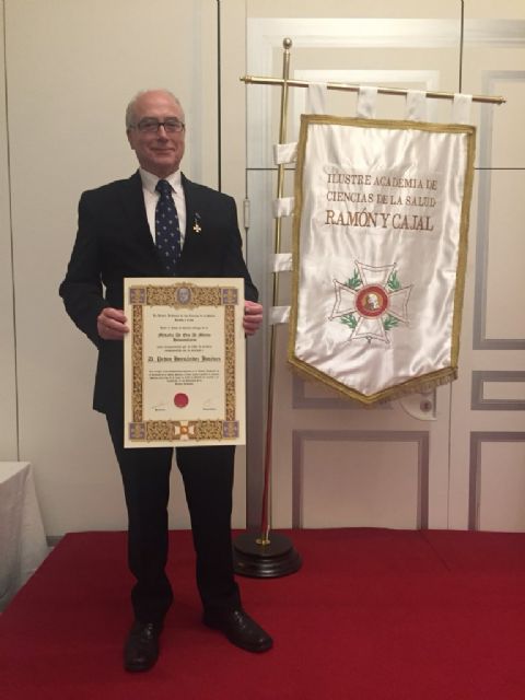 Pedro Hernández Jiménez (Gerente del Hospital de Molina), Medalla de Oro al Mérito Humanitario de la Academia de las Ciencias de la Salud Ramón y Cajal - 2, Foto 2