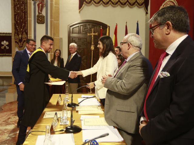La II Promoción de Medicina de la UCAM se gradúa con la vista puesta en el MIR - 1, Foto 1
