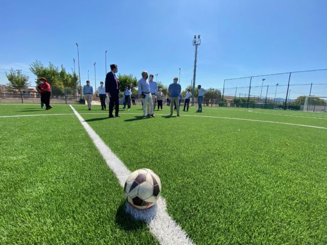 Guadalupe estrena campo de fútbol con un nuevo césped artificial para los 250 jugadores de la Escuela municipal - 1, Foto 1