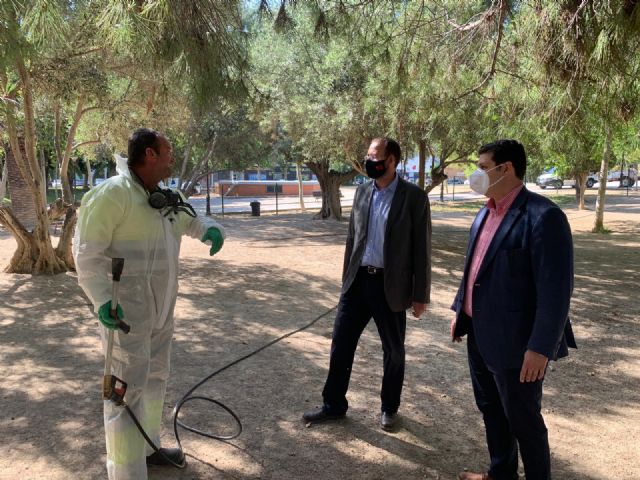 El Ayuntamiento desinfecta los parques para garantizar la seguridad de las familias murcianas - 2, Foto 2