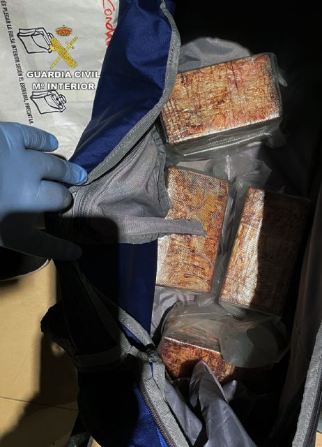 La Guardia Civil detiene a uno de los principales distribuidores de cocana a gran escala de la Regin de Murcia, Foto 3