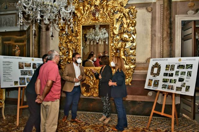 El Ayuntamiento de Lorca procede a la recolocación del gran espejo barroco del Palacio de Guevara tras la culminación de su proceso de restauración - 1, Foto 1