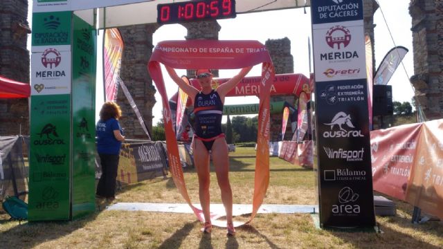 Laura Durán ganan el XI Triatlón Ciudad de Mérida, primer clasificatorio para el Campeonato de España Sprint - 1, Foto 1