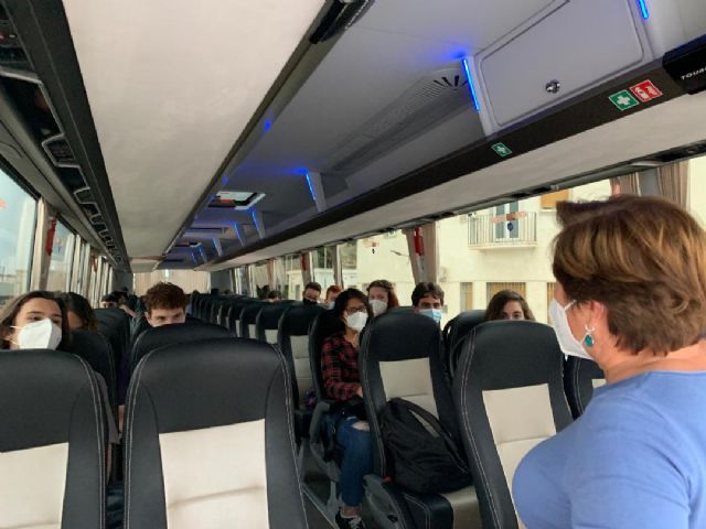 Las concejalías de Educación y Juventud ayudan a los estudiantes EBAU ante el abandono del Gobierno Regional - 2, Foto 2