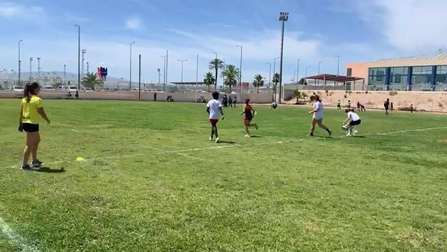 Medio centenar de participantes en la jornada Mujeres en rugby celebrada en el campo municipal de césped - 2, Foto 2