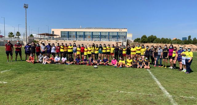 Medio centenar de participantes en la jornada Mujeres en rugby celebrada en el campo municipal de césped - 3, Foto 3