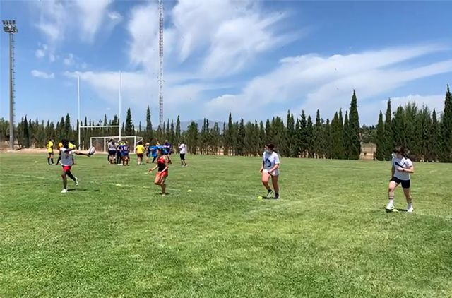 Medio centenar de participantes en la jornada Mujeres en rugby celebrada en el campo municipal de césped - 5, Foto 5