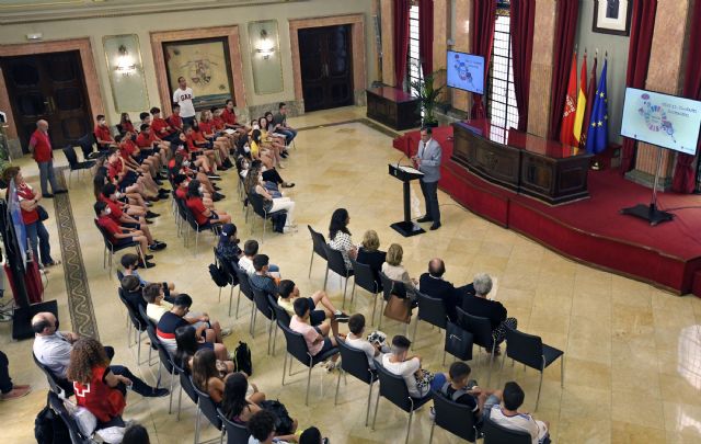 El Ayuntamiento recibe las propuestas de 62 alumnos de Murcia para crear un municipio más sostenible - 1, Foto 1