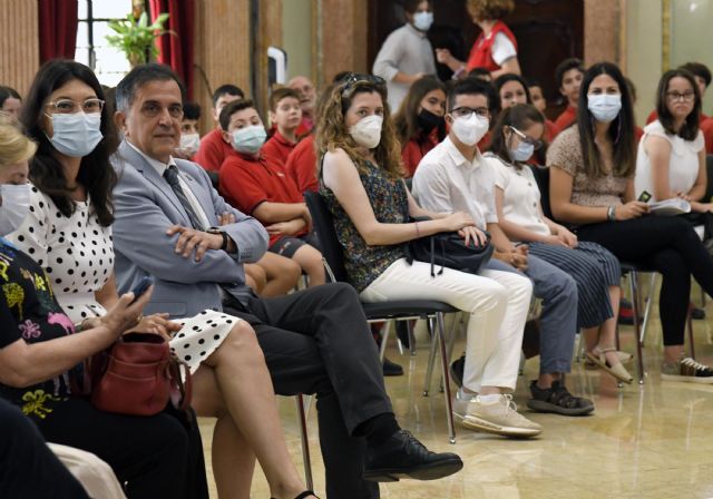 El Ayuntamiento recibe las propuestas de 62 alumnos de Murcia para crear un municipio más sostenible - 3, Foto 3