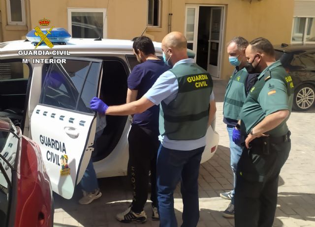 La Guardia Civil desmantela un activo punto de venta de drogas en Cehegín - 2, Foto 2