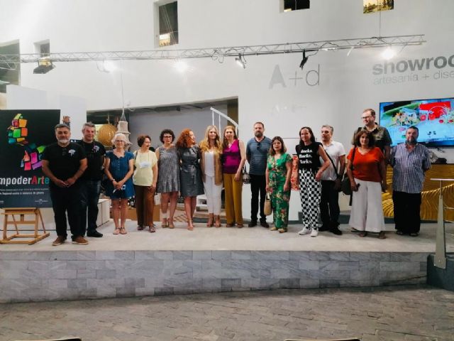 Más de 200 mujeres víctimas de violencia de género se unen a través de la artesanía - 1, Foto 1