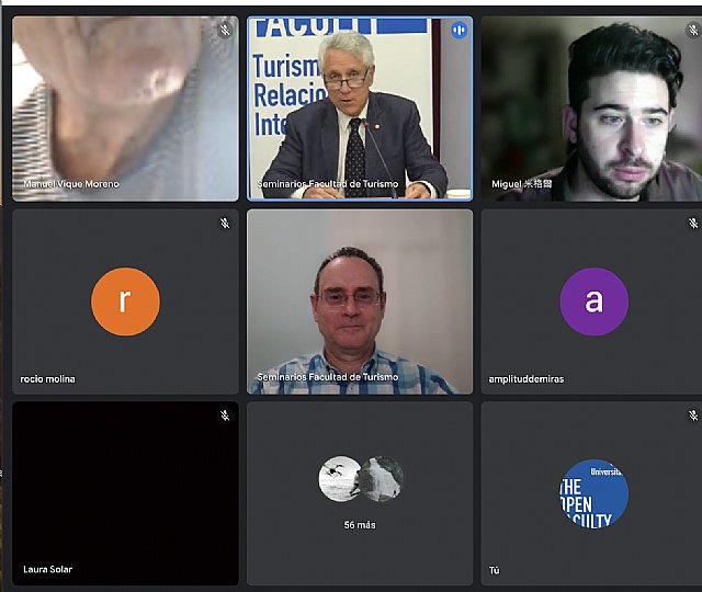 Pedro Baños charla con la primera promoción de Relaciones Internacionales que se gradúa en Murcia - 2, Foto 2