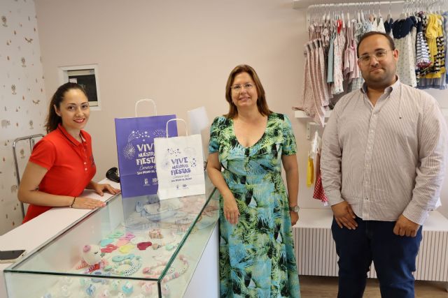 Comercio lanza la campaña “Vive nuestras fiestas” con 10.000 euros en premios por comprar en el municipio - 1, Foto 1